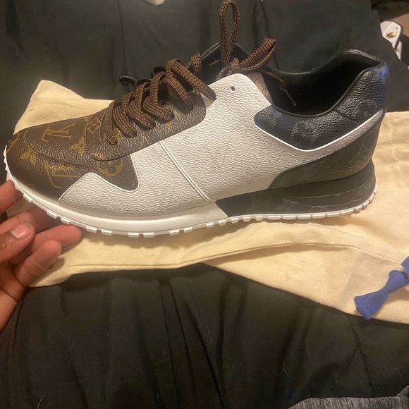 Louis Vuitton men’s runaway sneaker main image 5